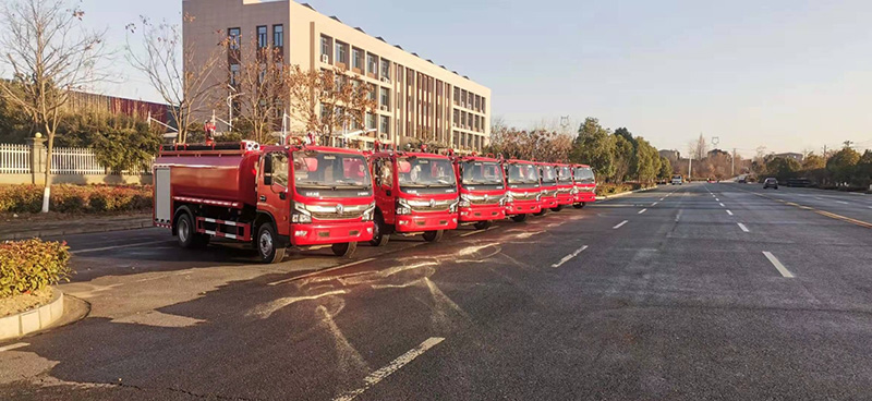 森林防火車(chē)批量發(fā)往東北